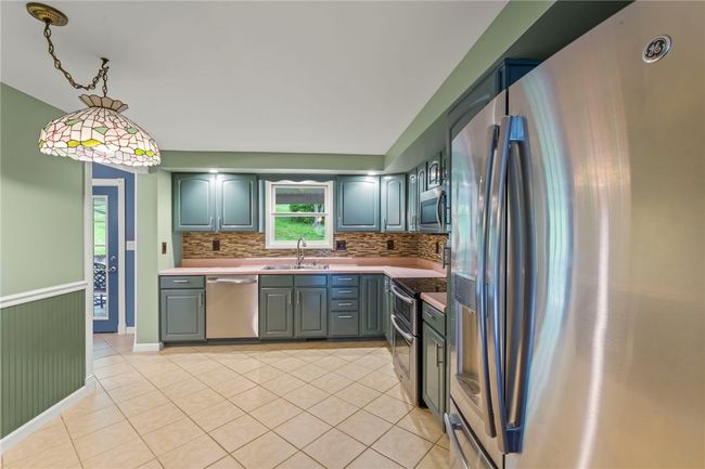 6001 Dashwood Dr, House other with 3 bedrooms, 3 bathrooms and 2 parking in Bethel Park PA | Image 13