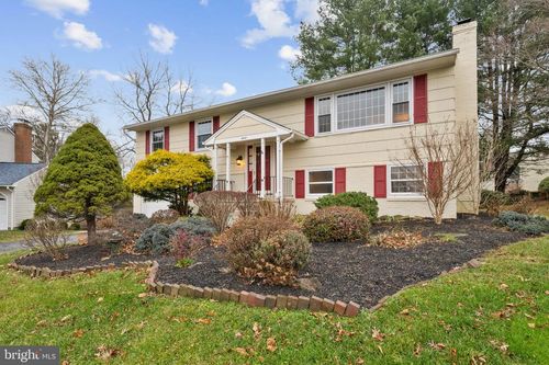 7 Bromwell Ct, COCKEYSVILLE, MD, 21030-2801 | Card Image