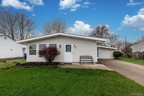 986 Enola Road, Grand Island, NY, 14072 | Card Image