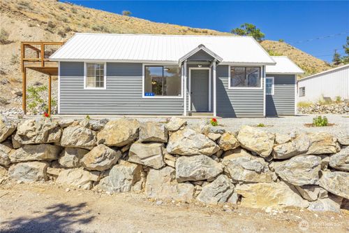 325 E Highland Ave, Chelan, WA, 98816 | Card Image
