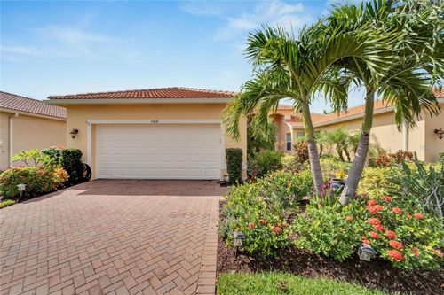 15641 Aurora Lake Circle, WIMAUMA, FL, 33598 | Card Image