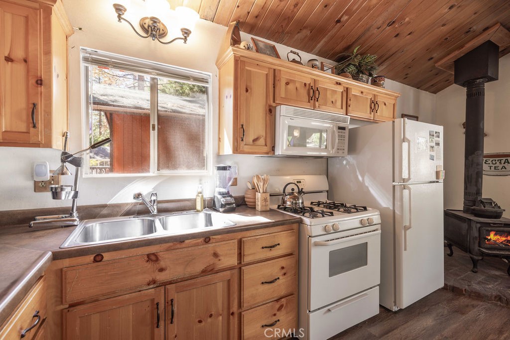 Residential in Big Bear City 5