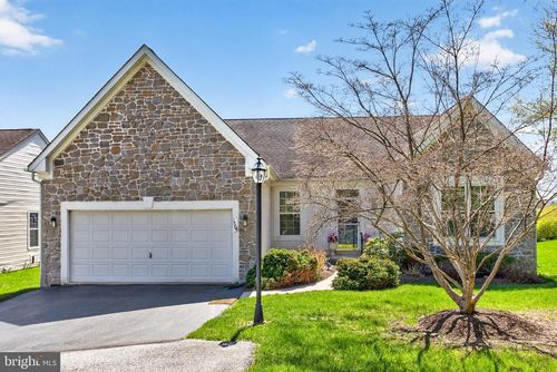 1504 Iron Horse Ct, DOWNINGTOWN, PA, 19335-1483 | Card Image