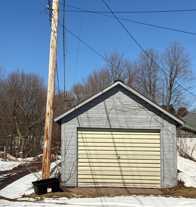 806 Rockland Rd, House other with 2 bedrooms, 1 bathrooms and 2 parking in Ontonagon MI | Image 9