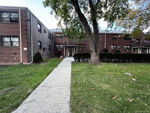 56-90 Shore Pkwy, Howard Beach, NY, 11414-2415 | Card Image