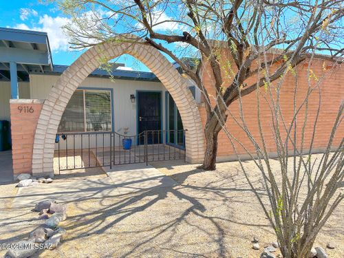9116 E Indian Canyon Rd, Tucson, AZ, 85749-8778 | Card Image