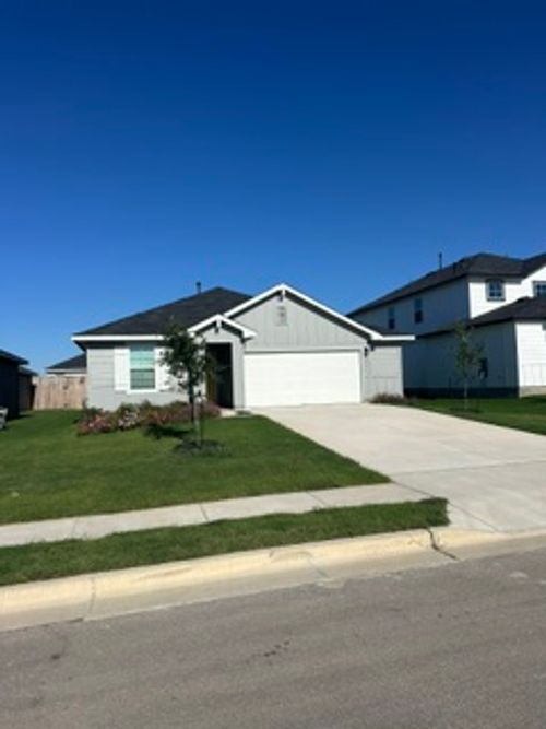 261 Yellowstone Dr, Kyle, TX, 78640-6778 | Card Image