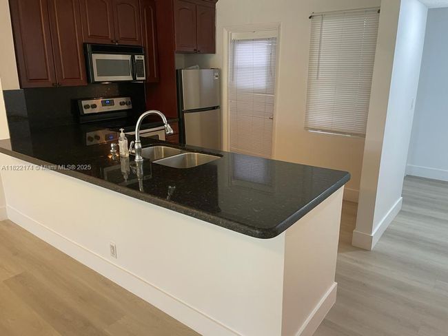 APT-133 - 608 Ne 2 Nd St, Condo with 2 bedrooms, 2 bathrooms and null parking in Dania Beach FL | Image 25