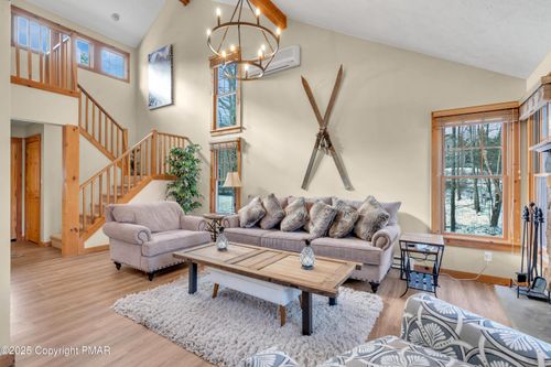 163 Pine Ct, Tannersville, PA, 18372-9709 | Card Image