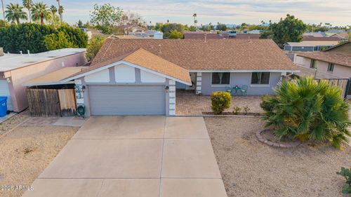 3201 W Acoma Dr, Phoenix, AZ, 85053-5652 | Card Image