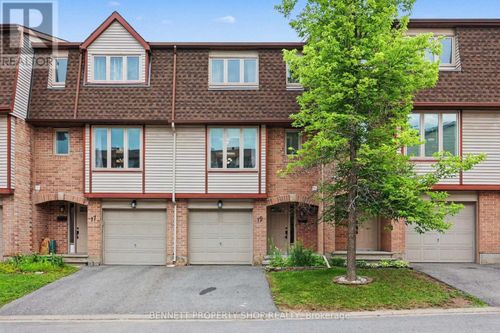 19 Lightfoot Pl, Kanata, ON, K2L3M6 | Card Image