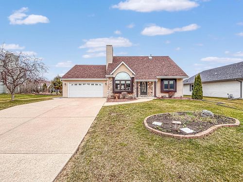 7236 S Hillendale Drive, Franklin, WI, 53132 | Card Image