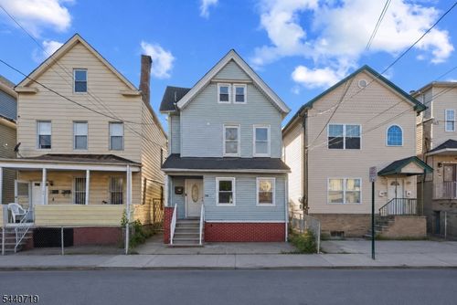 136 Smith St, Elizabeth, NJ, 07201-2738 | Card Image
