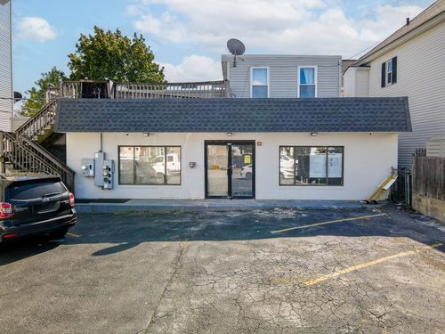 230 Cumberland Rd, Lowell, MA, 01850-1466 | Card Image