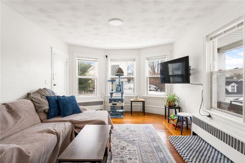 2-19 Vale St, Providence, RI, 02908-3620 | Card Image