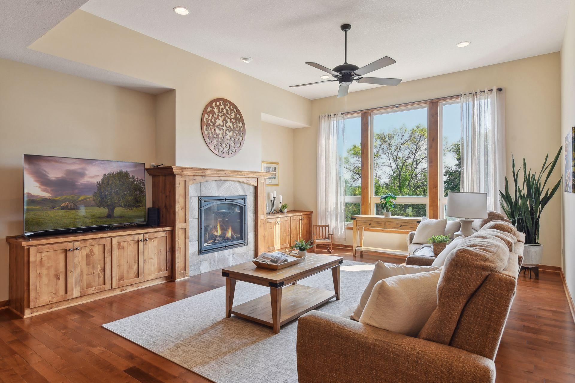 Somerwood Ln, Waconia, MN 55387