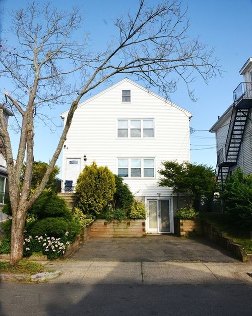 2-61 Tracey St, Peabody, MA, 01960-4451 | Card Image