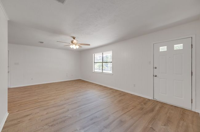 1207 E Neches St, Home with 2 bedrooms, 1 bathrooms and 1 parking in Palestine TX | Image 4