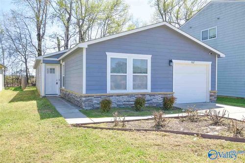 267 Bermuda Lakes Dr, Meridianville, AL, 35759-2604 | Card Image