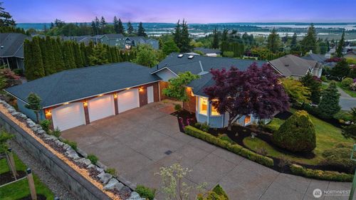 6714 45th Pl Ne, Marysville, WA, 98270-8857 | Card Image