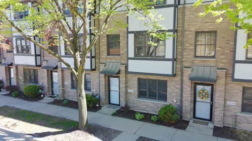 7712 Harvard St, Forest Park, IL, 60130-2222 | Card Image