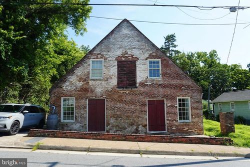 121 Washington St, FREDERICKSBURG, VA, 22405-2361 | Card Image