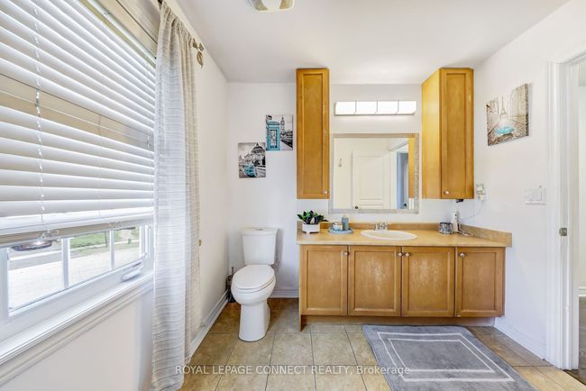 936 Langford St, House other with 5 bedrooms, 4 bathrooms and 4 parking in Oshawa ON | Image 20