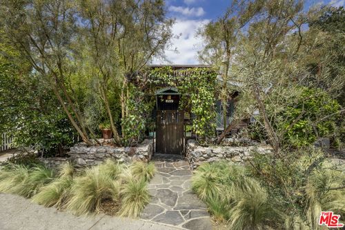 1522 Elevado St, Los Angeles, CA, 90026-1640 | Card Image