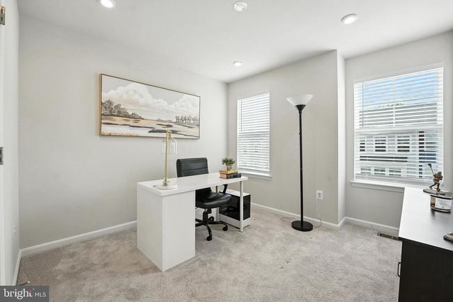 18286 Summit Pointe Dr, Townhouse with 3 bedrooms, 4 bathrooms and null parking in TRIANGLE VA | Image 19