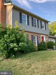 Debra Ave, East Petersburg, PA 17520