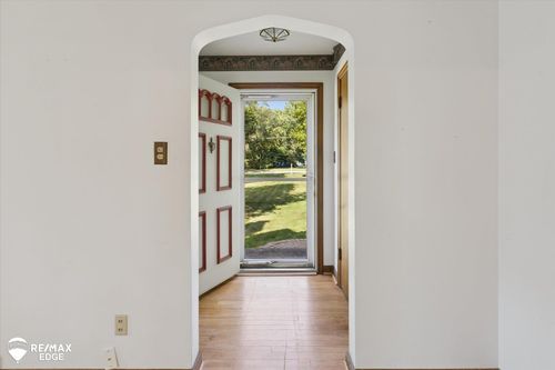 6363 Flushing Rd, Flushing, MI, 48433-2548 | Card Image