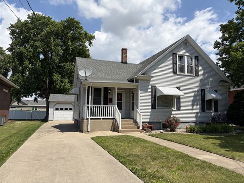 1915 9th St, Peru, IL, 61354-2237 | Card Image