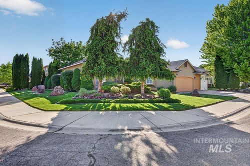 2126 S Weimaraner Way, Meridian, ID, 83642-4610 | Card Image