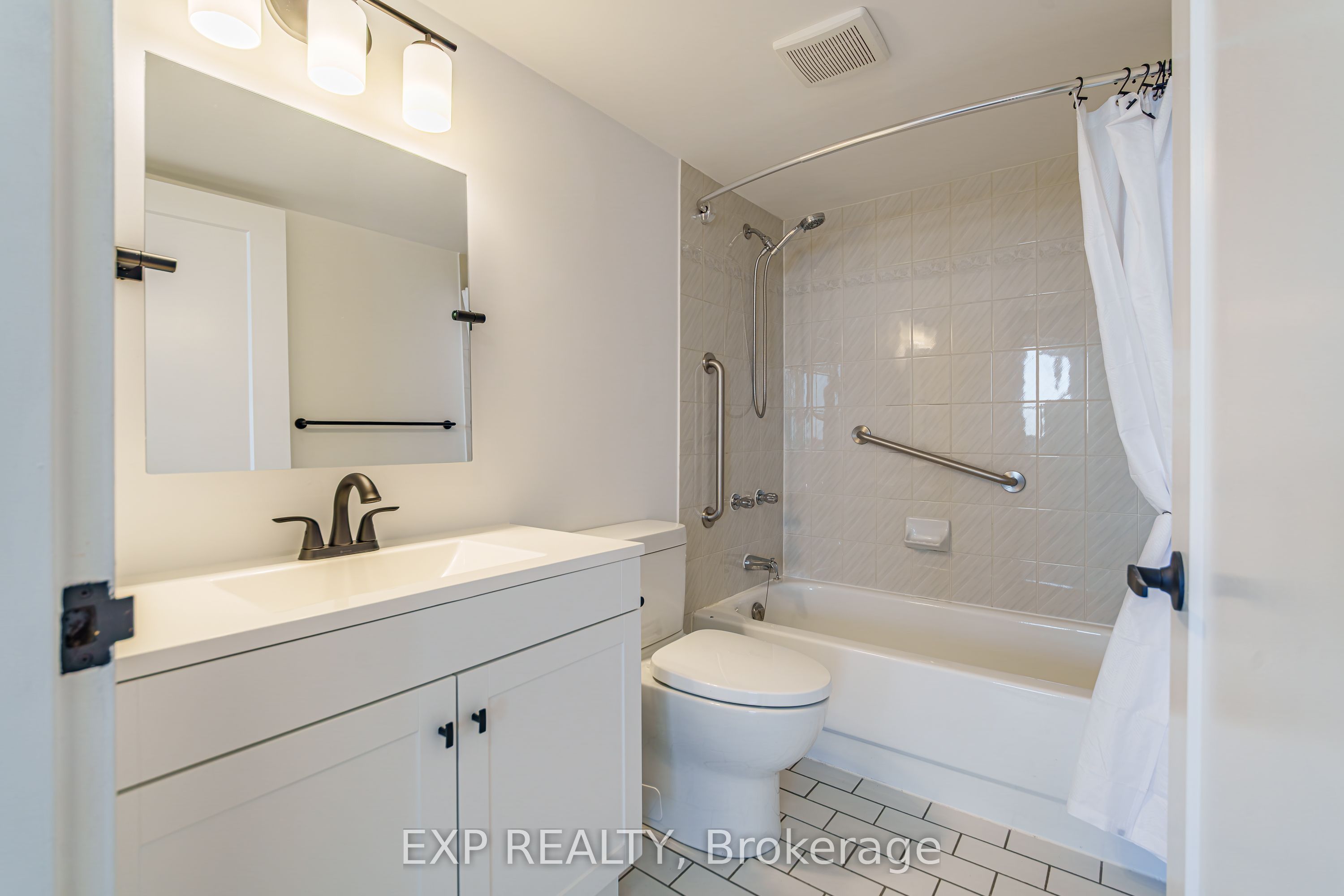 Residential in Hunt Club - South Keys and Area 5