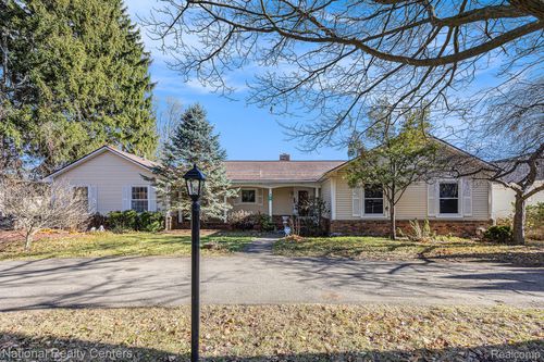 9494 Sashabaw Rd, Clarkston, MI, 48348-2026 | Card Image