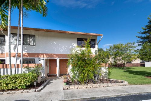 4421 Sw 70th Ter, Davie, FL, 33314-3141 | Card Image