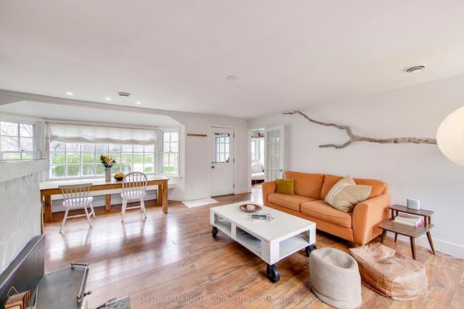 2016 James St E, House other with 3 bedrooms, 2 bathrooms and 2 parking in Bright's Grove ON | Image 5