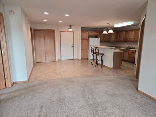 3-208-15631 Linnet St Nw, Andover, MN, 55304-4841 | Card Image
