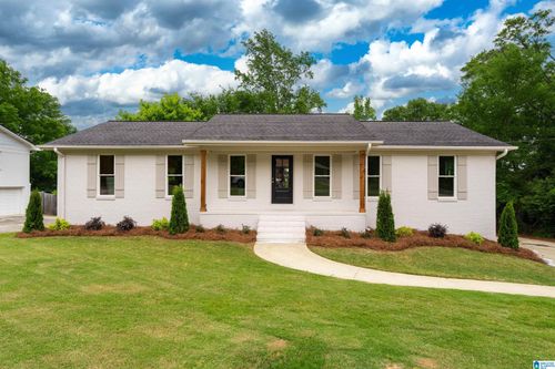 645 Valley St, Hoover, AL, 35226-1232 | Card Image