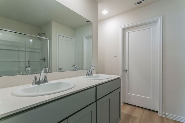 Primary Bath 1 | Image 9