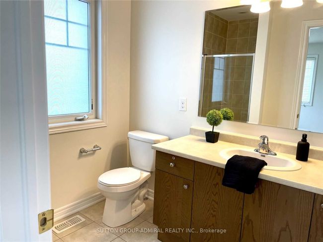 95 Southdown Ave, House attached with 3 bedrooms, 3 bathrooms and 3 parking in Vaughan ON | Image 7
