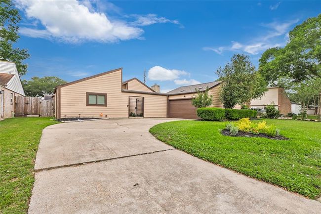 4403 Hickory Downs Dr, House other with 3 bedrooms, 2 bathrooms and 2 parking in Houston TX | Image 4