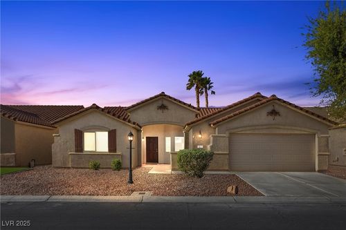 5577 Golden Leaf Ave, Las Vegas, NV, 89122-4756 | Card Image