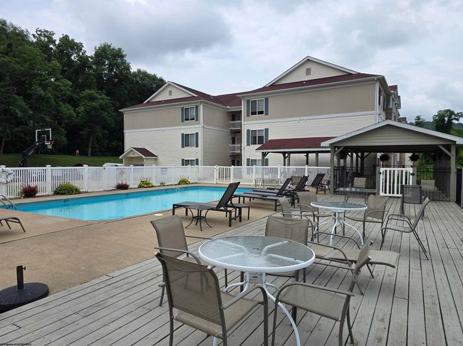 1205 University Commons Dr, Condo with 4 bedrooms, 4 bathrooms and 3 parking in Star City WV | Image 41