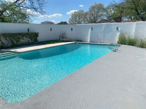 821 Arrowhead Dr, Garland, TX, 75043-5002 | Card Image