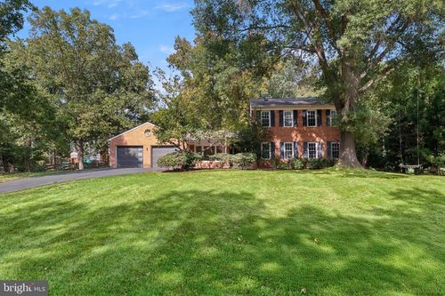 12183 Holly Knoll Cir, GREAT FALLS, VA, 22066-1228 | Card Image