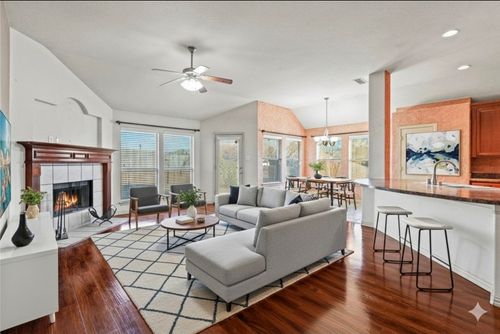 200 Chimney Rock Dr, Waxahachie, TX, 75167-4849 | Card Image