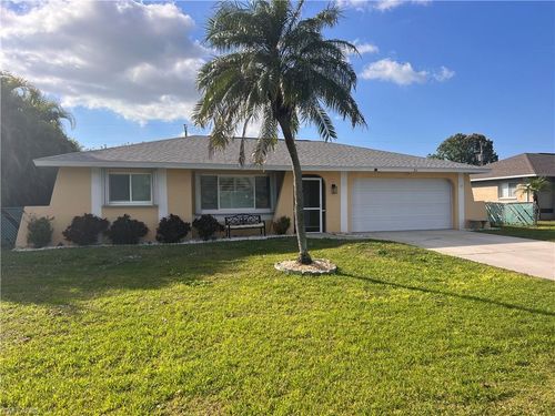 32 Ne 13th Ct, Cape Coral, FL, 33909 | Card Image