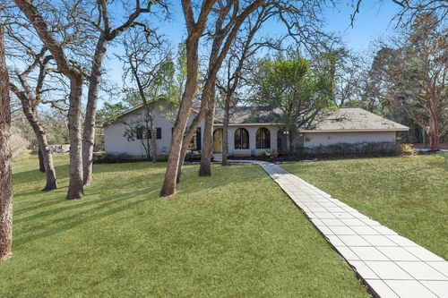 111 Post Oak Dr, Elgin, TX, 78621-3111 | Card Image