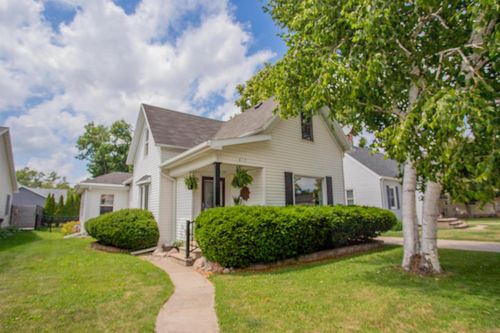 817 Dove Street, OSHKOSH, WI, 54901 | Card Image